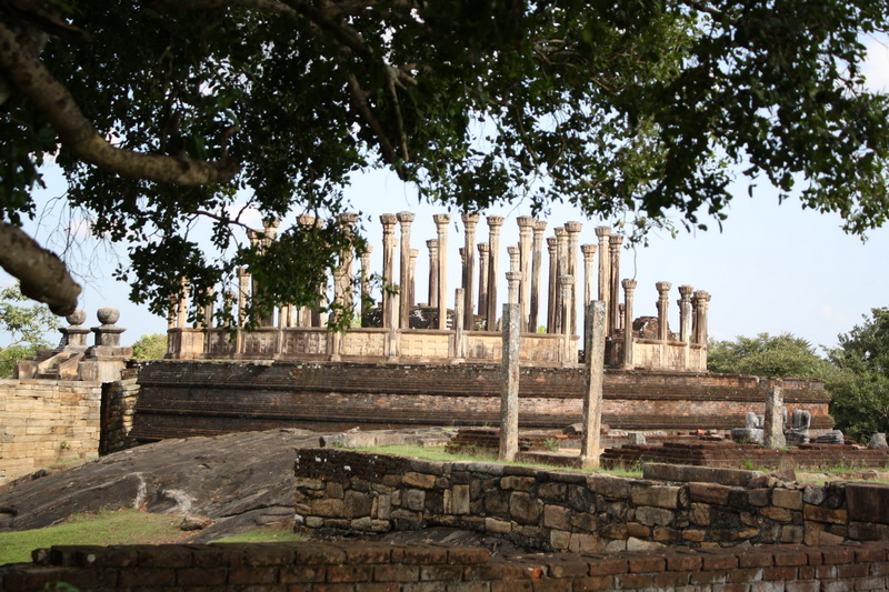 Sri Lanka, Medirigiriya